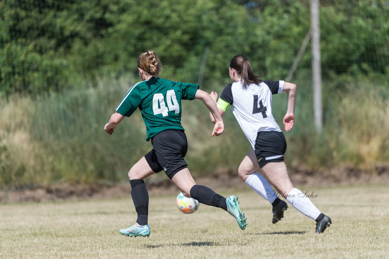 Bild 133 - wBJ TuRa Meldorf/Buesum - JFV Luebeck : Ergebnis: 1:0